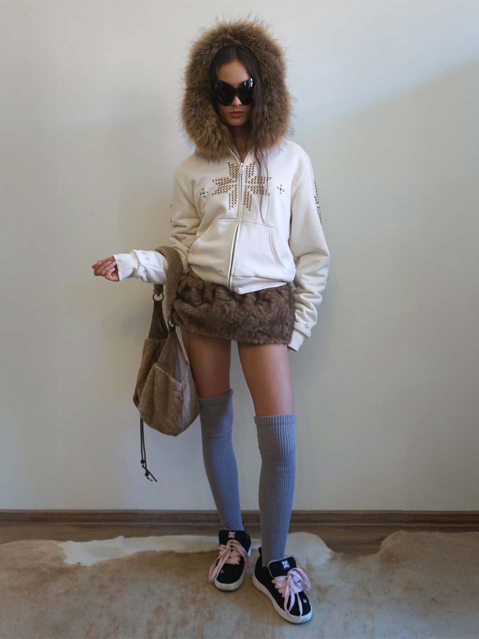 【11月中旬お届け予定】Fur Trimming Hooded Zip-Up Dirty White