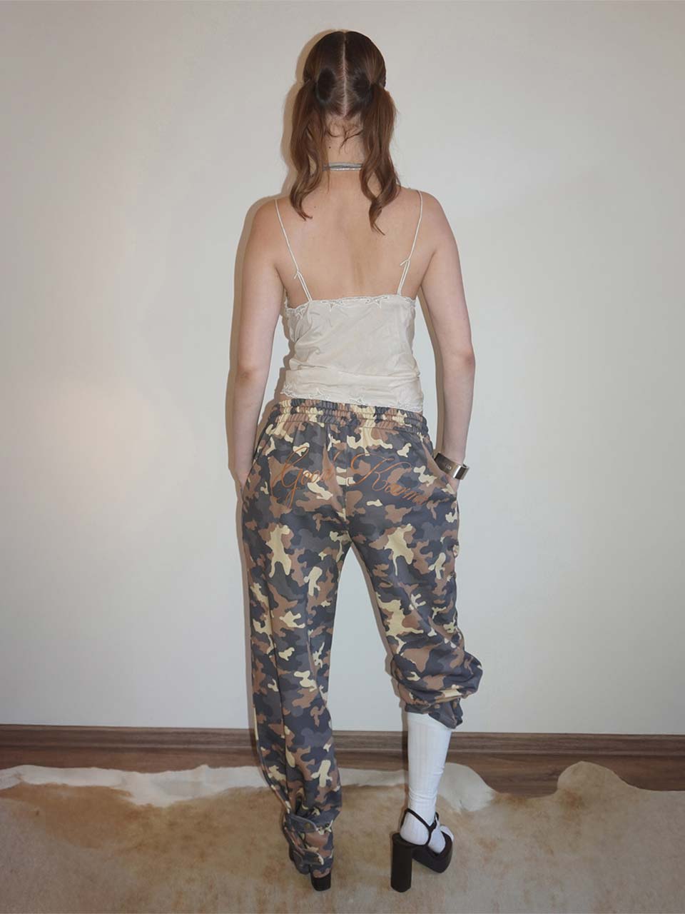 Karma Sweatpants Mustard Camo