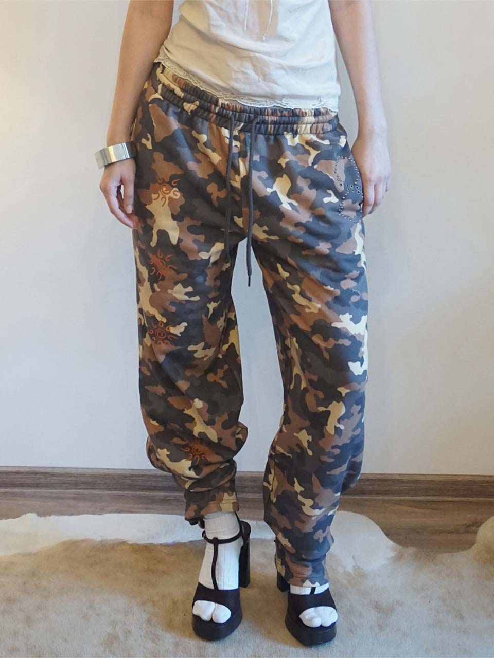 Karma Sweatpants Mustard Camo