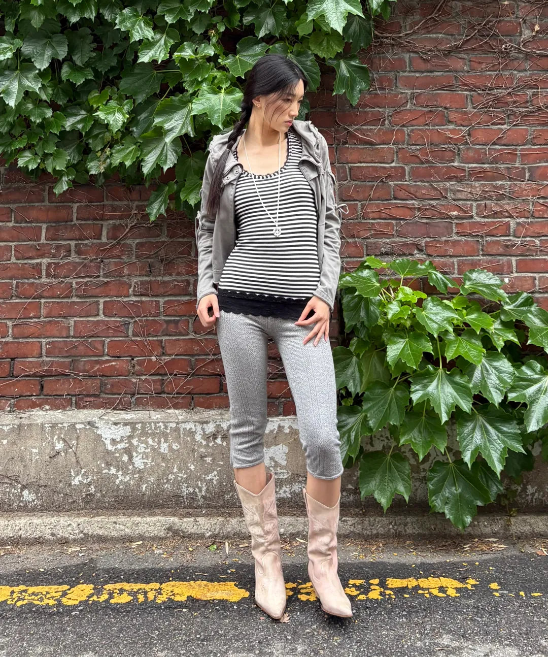 ★SCULPTOR★ Lace Trimming Tank Top IvoryBlack SC25S288IV Lace Trimming Tank Top Ivory/Black – SCULPTOR JAPAN