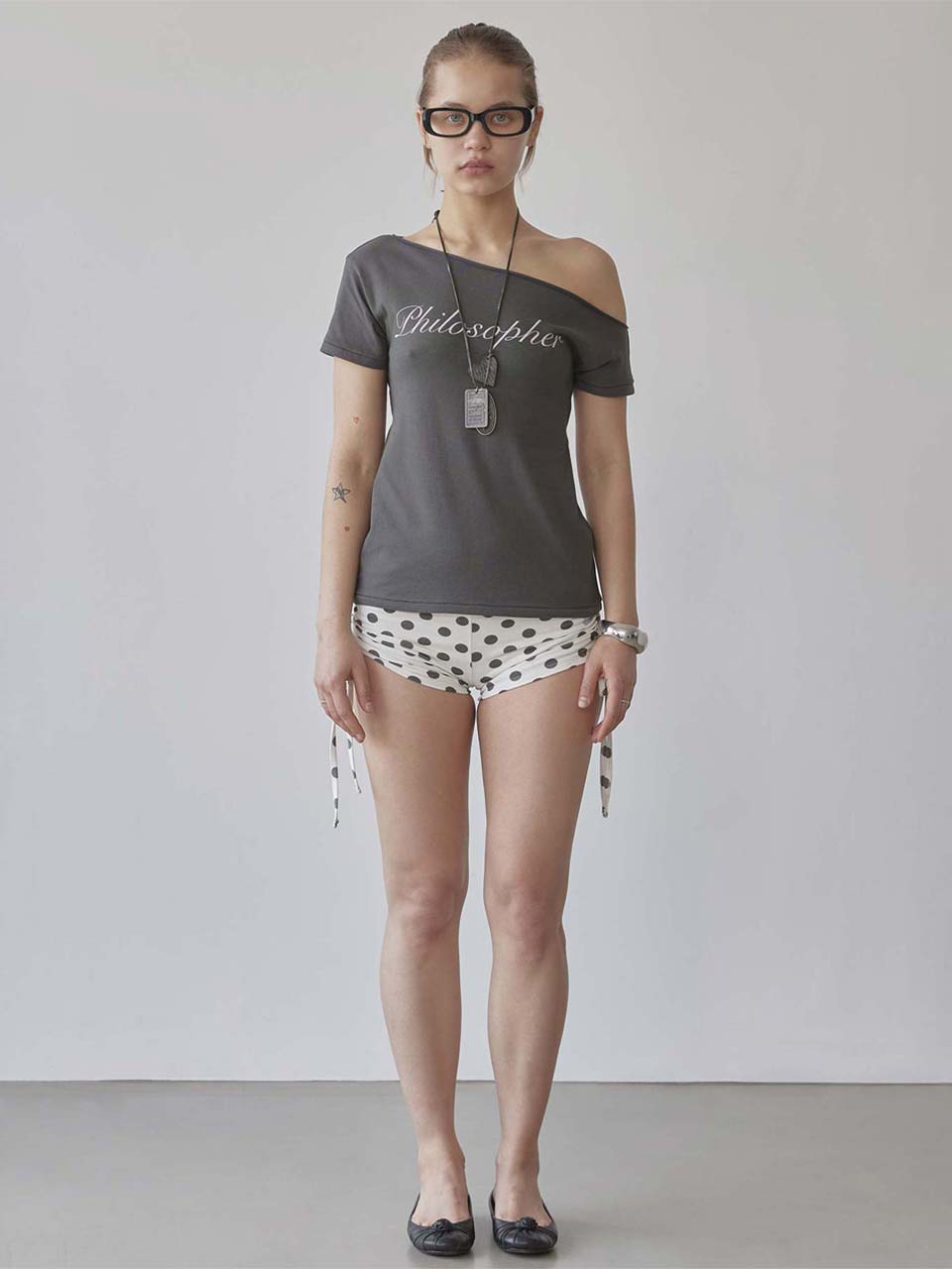 Hook Me Up Layered Tee Charcoal – SCULPTOR JAPAN