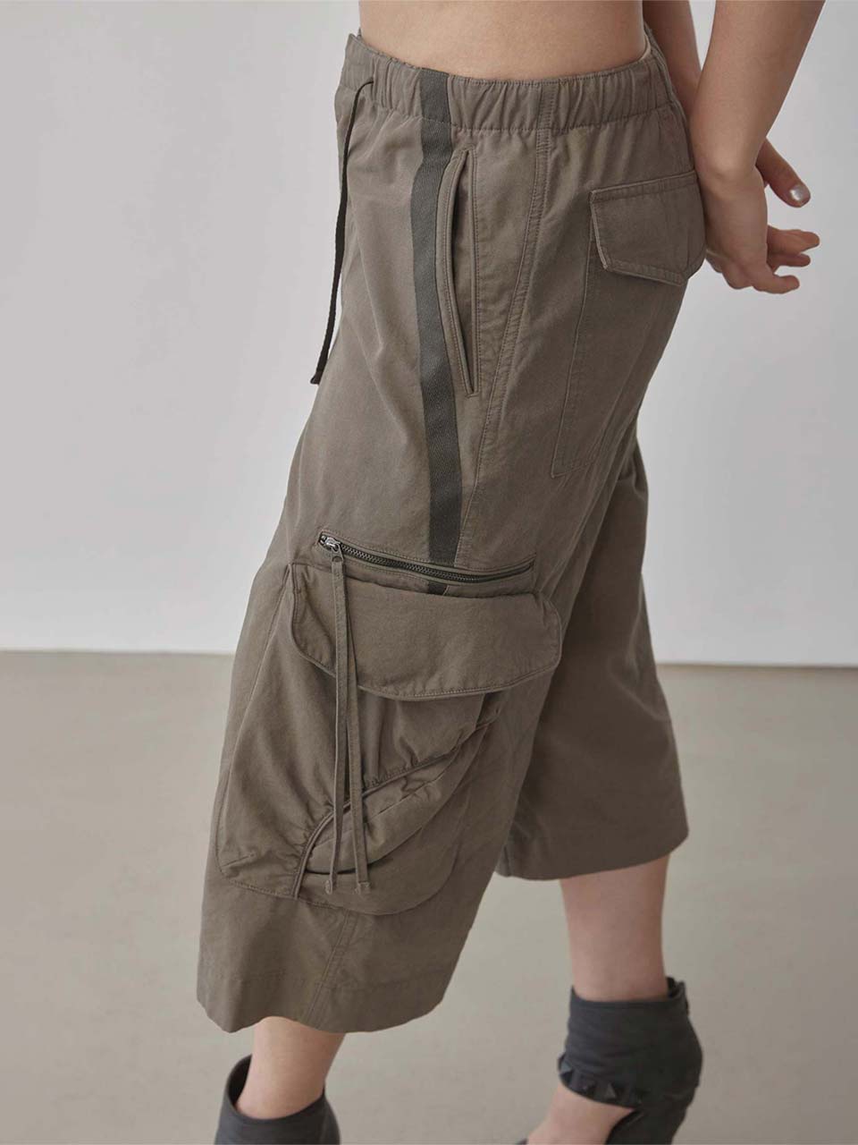 無料配送 ◆ Sculptor ◆ Bermuda Utility Pants Bermuda Utility Pants Khaki – SCULPTOR JAPAN