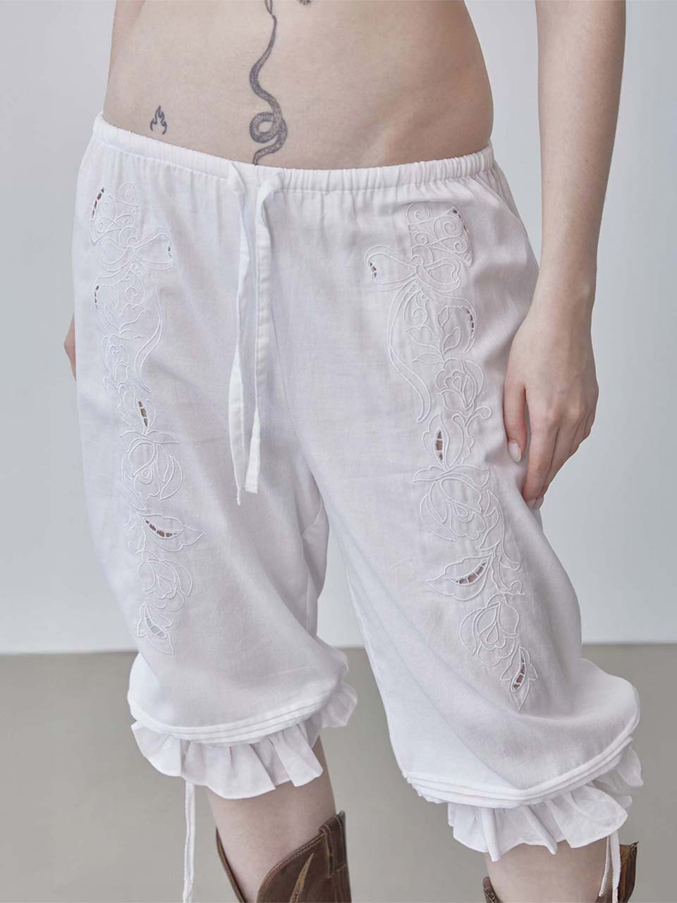 Cottage Cotton Capri Pants White