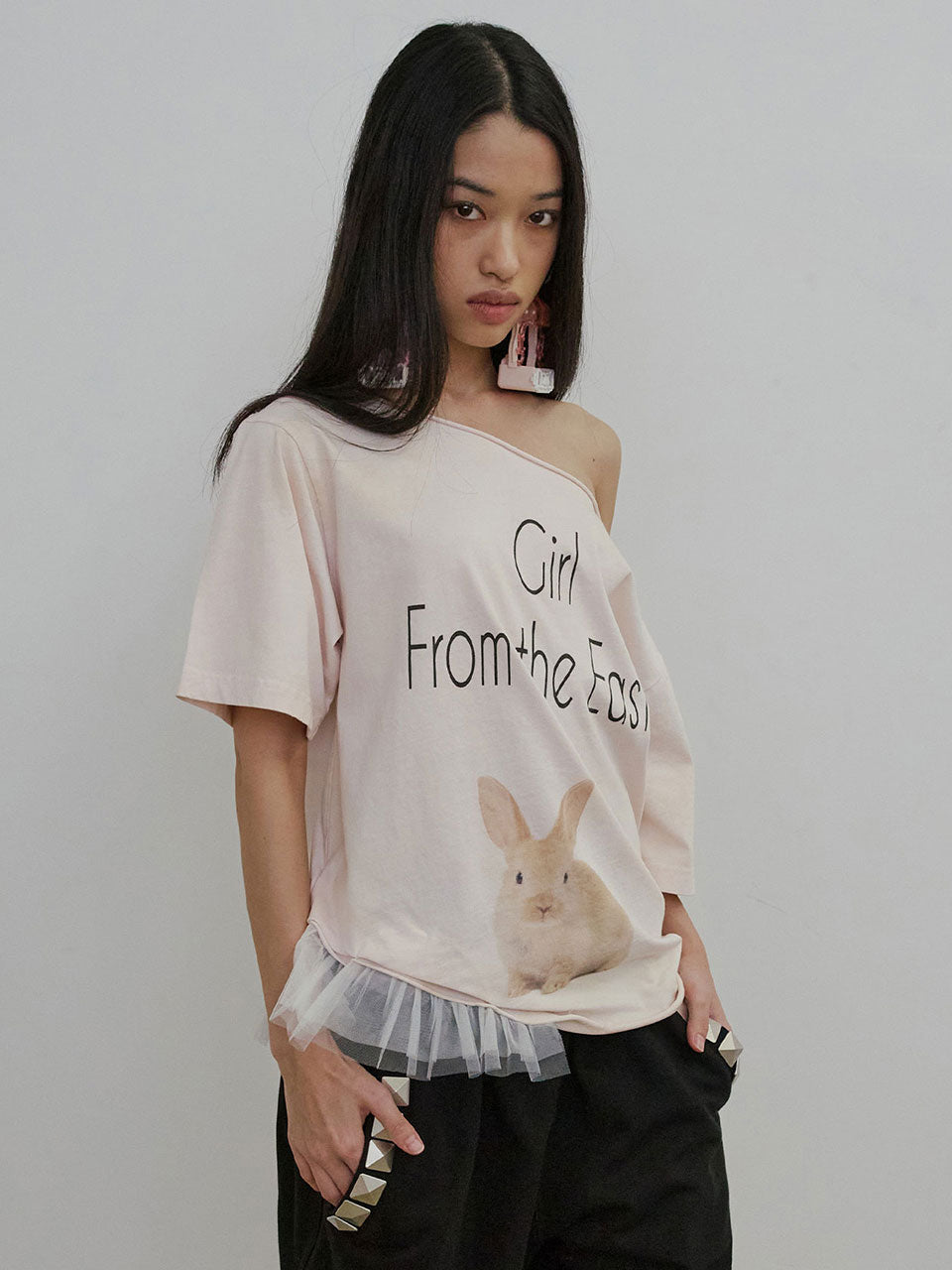 Wander Girl Off-Shoulder Tee Baby Pink