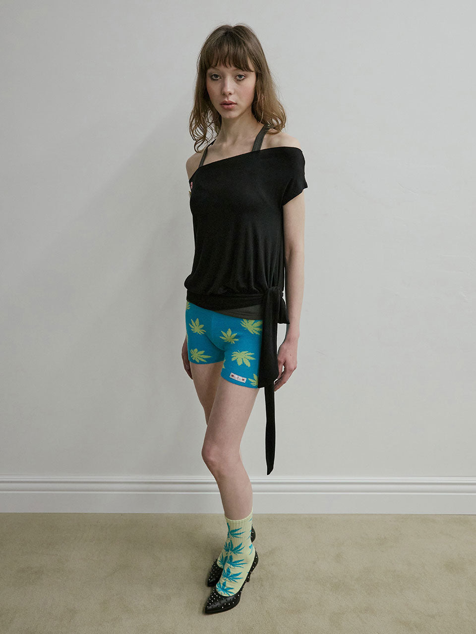 Off-Shoulder Button Tee Black