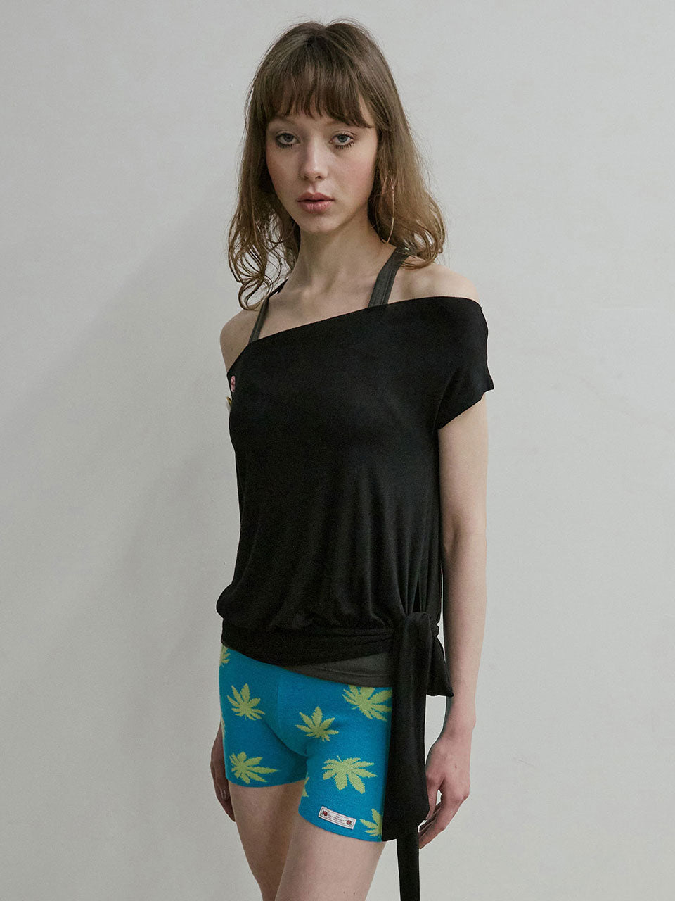 Off-Shoulder Button Tee Black