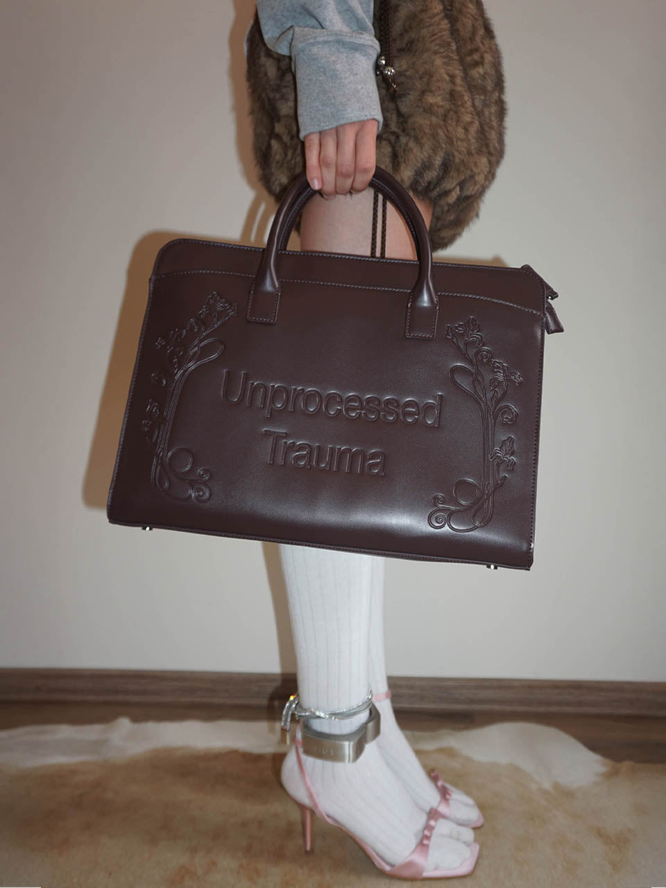 Case Closed Bag Brown