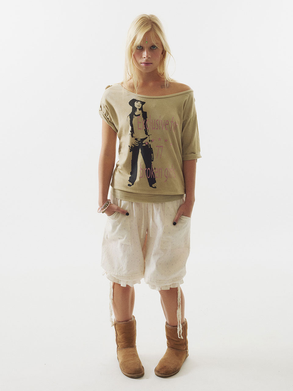Broken Girls Roll Up Tee Dirty Sand