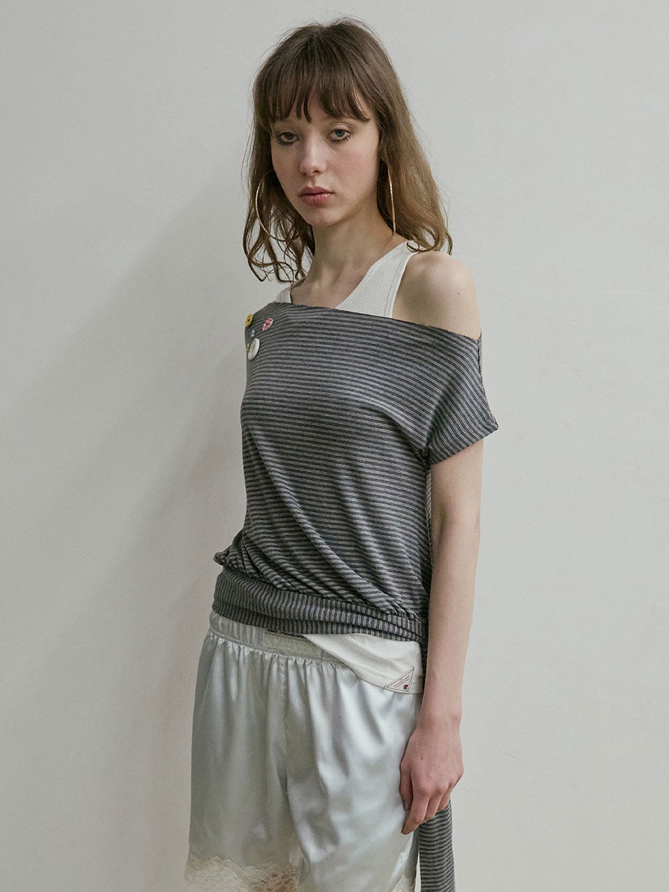 Off-Shoulder Button Tee Melange Gray